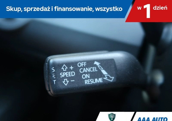 Volkswagen Passat cena 45000 przebieg: 205790, rok produkcji 2013 z Lesko małe 232